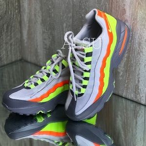 Nike Shoes | Air Max 95 Gs Vast Grey Kw Authentic | Poshmark NIB Nike Air Max 95 Vast Grey Volt Gunsmoke Total Orange Hi